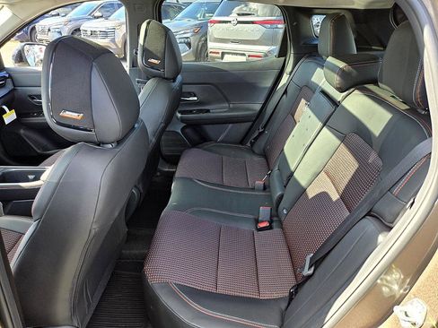 New 2026 Nissan Kicks SR w/ SR Premium Package image 12