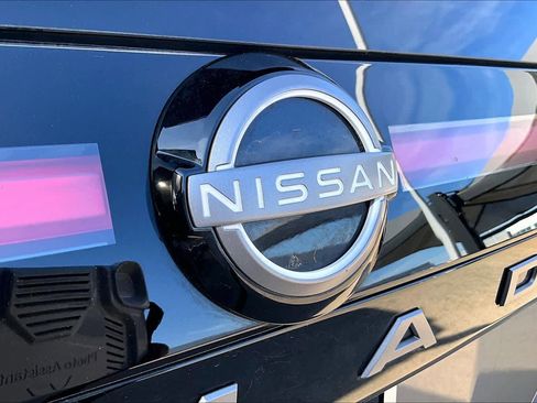 Used 2025 Nissan Armada Platinum Reserve image 29