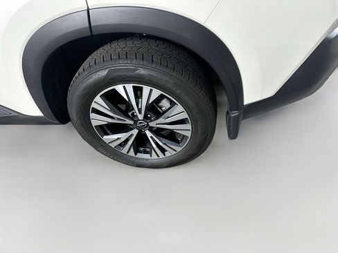 Used 2023 Nissan Rogue SV image 11