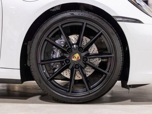 Used 2022 Porsche 911 Carrera image 24