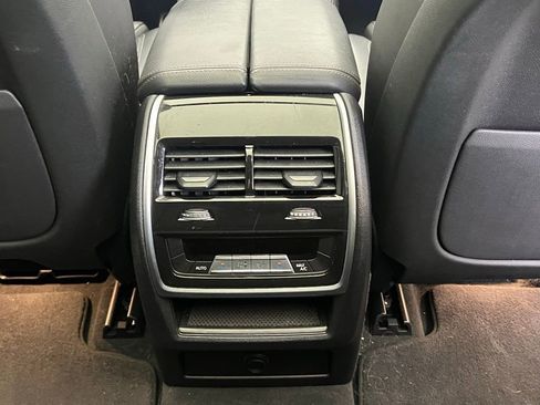 Used 2021 BMW X5 xDrive40i w/ M Sport Package image 9