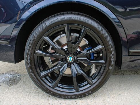 Used 2024 BMW X7 xDrive40i w/ M Sport Package AWD/4WD image 11