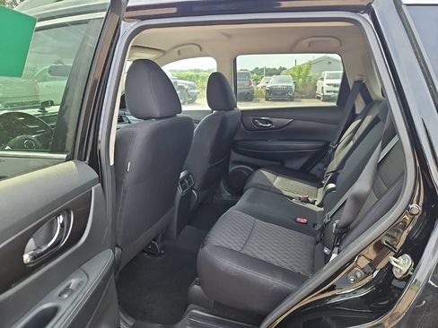 Used 2020 Nissan Rogue S FWD image 9