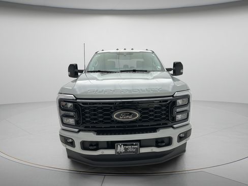 Used 2025 Ford F250 Lariat w/ Lariat Ultimate Package AWD/4WD image 2