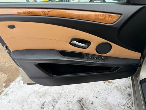 Used 2009 BMW 528i xDrive Sedan image 12