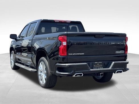 Used 2025 Chevrolet Silverado 1500 High Country w/ High Country Premium Package AWD/4WD image 8