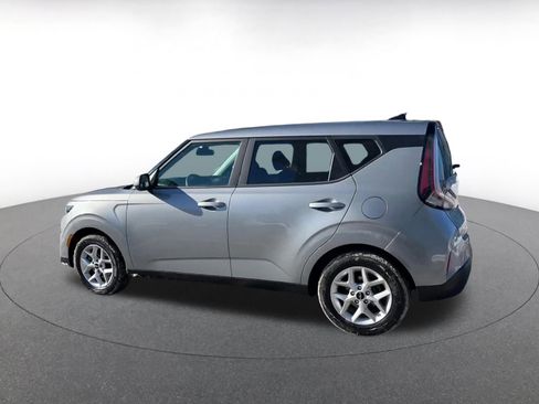 Used 2025 Kia Soul LX w/ LX Technology Package image 10