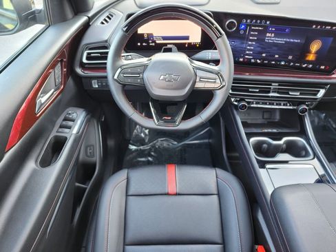 Used 2024 Chevrolet Traverse RS image 11