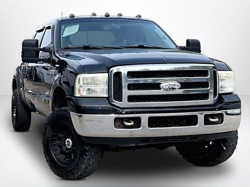 Used 2006 Ford F250 XL AWD/4WD image 3