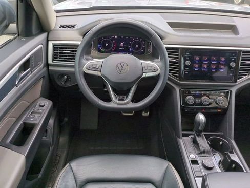 Used 2022 Volkswagen Atlas SEL Premium image 16