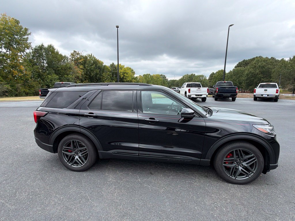 Used 2025 Ford Explorer ST AWD/4WD image 18