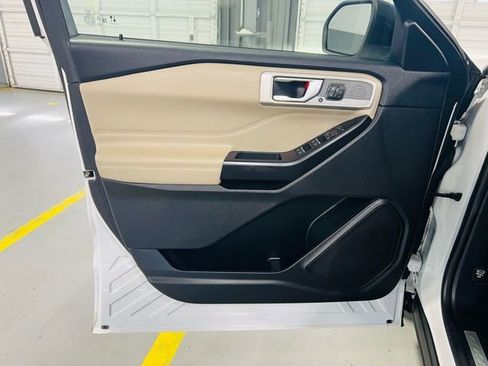 Used 2020 Ford Explorer Limited image 25