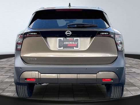 New 2026 Nissan Kicks SV FWD image 5