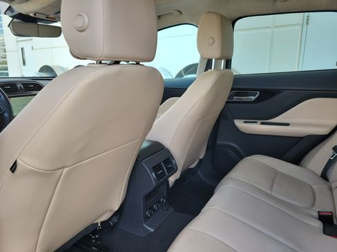 Used 2020 Jaguar F-PACE Premium AWD/4WD image 17