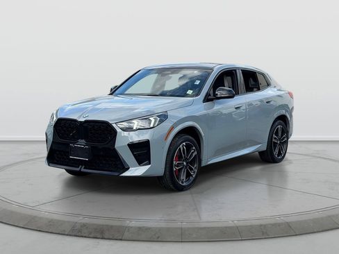 Used 2026 BMW X2 xDrive28i w/ Technology Package AWD/4WD image 3
