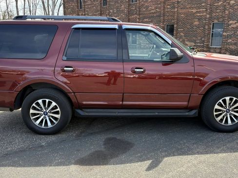 Used 2017 Ford Expedition XLT AWD/4WD image 9