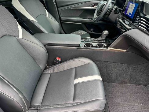 Used 2025 Toyota Camry SE w/ Convenience Package image 22