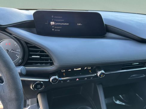 Used 2023 MAZDA MAZDA3 Hatchback w/ Appearance Package image 25