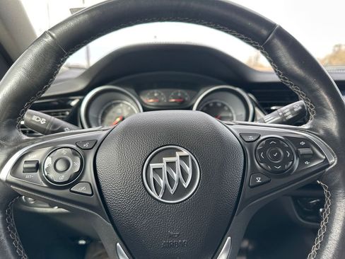 Used 2018 Buick Regal Essence w/ Driver Confidence Package #1 image 18