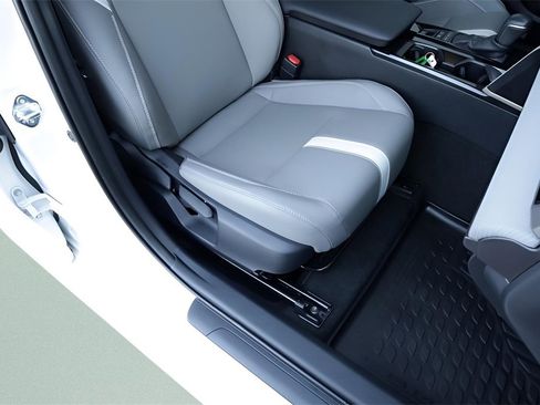 Certified 2025 Toyota Camry SE w/ Convenience Package image 24