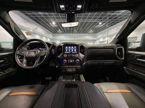 Used 2021 GMC Sierra 2500 AT4 w/ AT4 Premium Plus Package AWD/4WD image 16