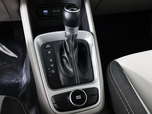 Used 2024 Hyundai Venue SEL image 43