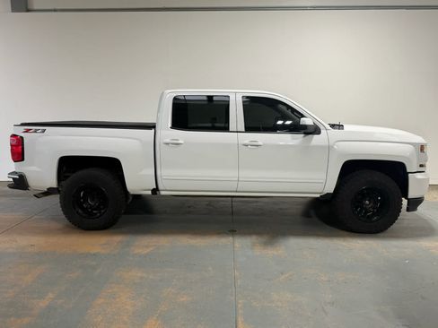 Used 2018 Chevrolet Silverado 1500 LT w/ Texas Edition AWD/4WD image 6