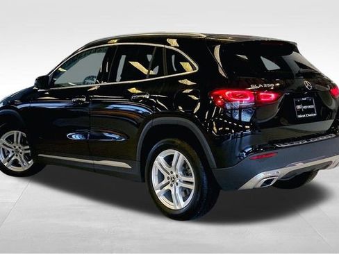 Used 2023 Mercedes-Benz GLA 250 4MATIC image 11