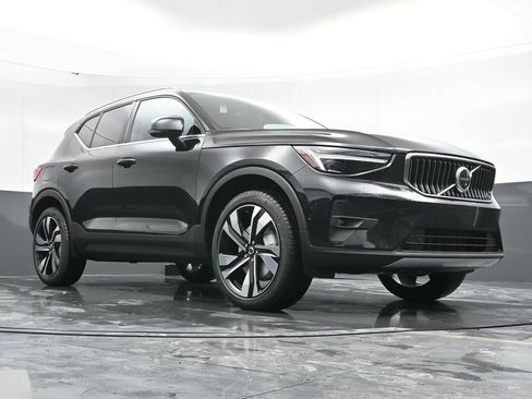 Used 2025 Volvo XC40 B5 Ultra w/ Climate Package AWD/4WD image 47