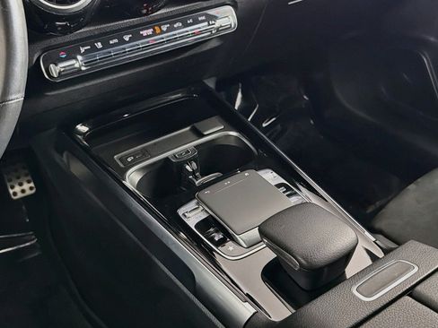 Used 2020 Mercedes-Benz GLB 250 image 5