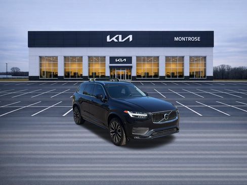 Used 2021 Volvo XC90 T6 Momentum AWD/4WD image 3