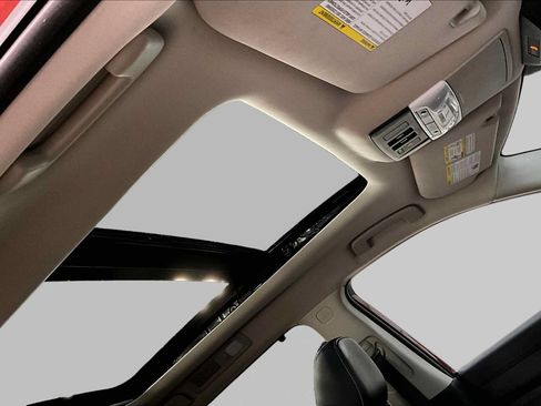 Used 2025 Nissan Pathfinder Platinum FWD image 14