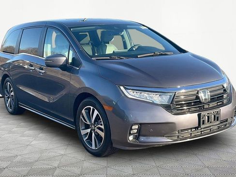 Used 2023 Honda Odyssey Touring image 3
