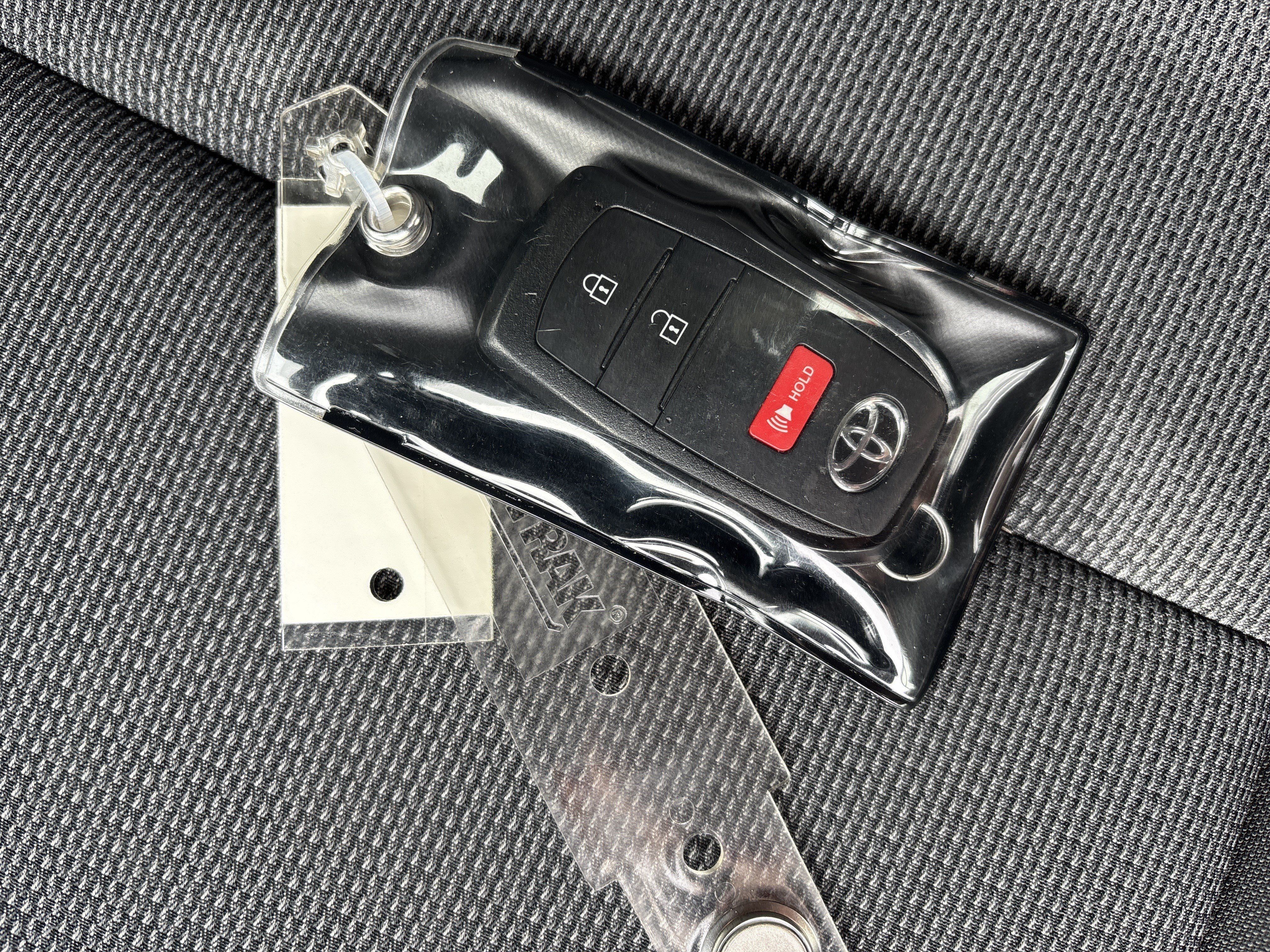 Certified 2025 Toyota Prius LE FWD image 33