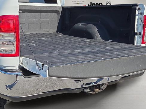 Used 2024 RAM 2500 Tradesman w/ Chrome Appearance Group AWD/4WD image 9