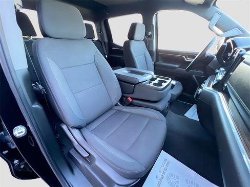 Used 2025 GMC Sierra 1500 Elevation image 28