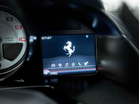Used 2018 Ferrari 812 Superfast RWD image 68