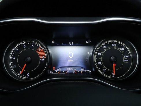 Used 2022 Jeep Cherokee Limited image 26