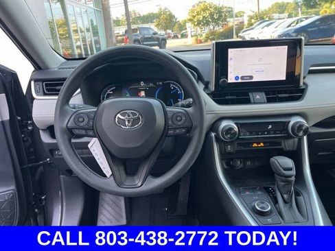 Used 2025 Toyota RAV4 XLE AWD/4WD image 17