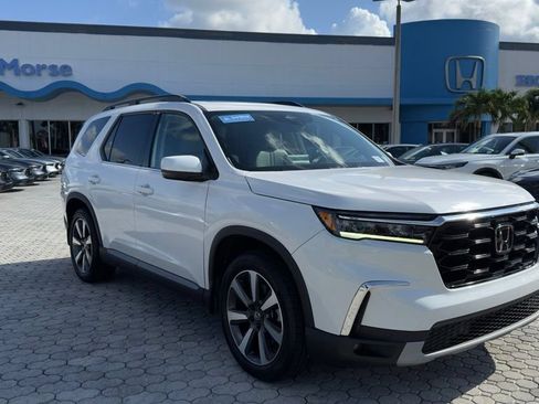 Used 2024 Honda Pilot Touring image 15