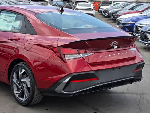New 2025 Hyundai Elantra Sport FWD image 10
