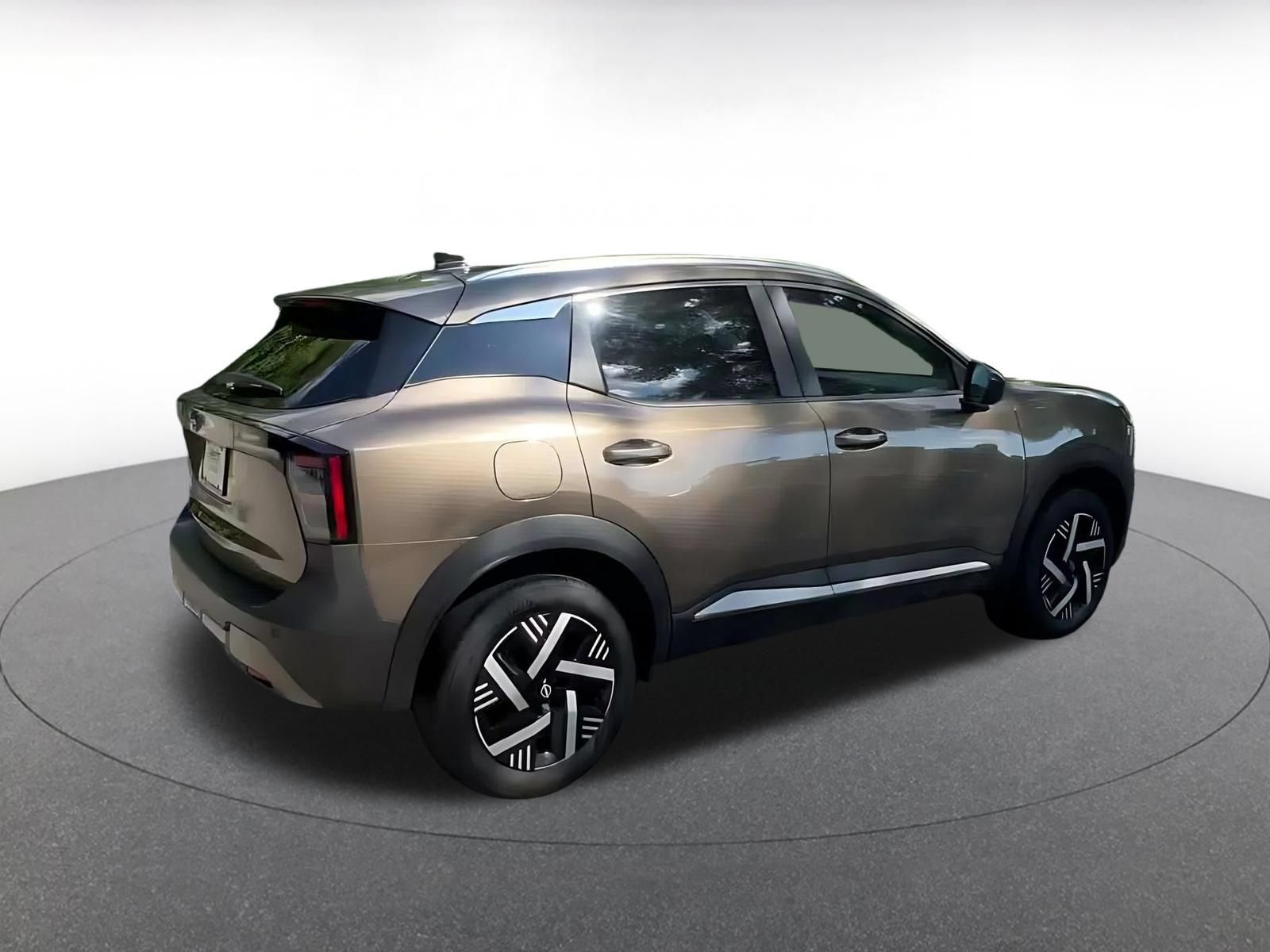 Used 2026 Nissan Kicks SV w/ Cold Weather Package FWD image 14