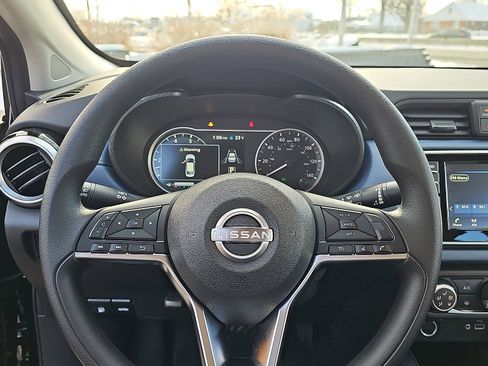 Certified 2025 Nissan Versa SV w/ Trunk Package image 19