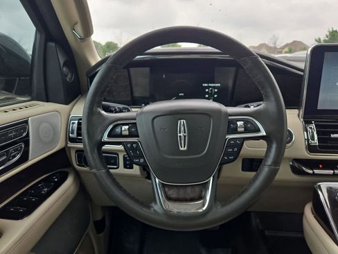 Used 2019 Lincoln Navigator Reserve AWD/4WD image 22