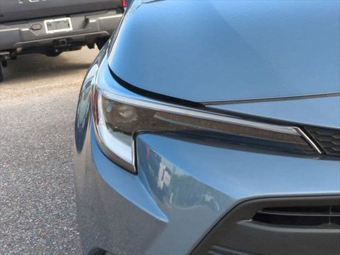 Certified 2025 Toyota Corolla LE image 10