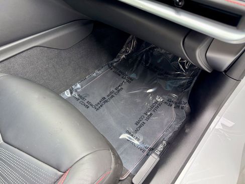 Used 2021 Chevrolet Corvette Stingray Premium Cpe w/ Z51 Performance Package image 18