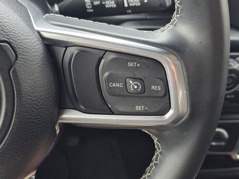 Used 2022 Jeep Wrangler Unlimited Sahara image 31