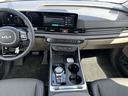 New 2026 Kia Carnival SX FWD image 11