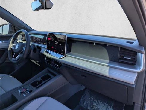 New 2026 Volkswagen Tiguan SE R-Line image 27