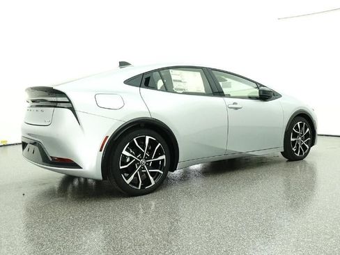 New 2026 Toyota Prius Plug-In Hybrid FWD image 25